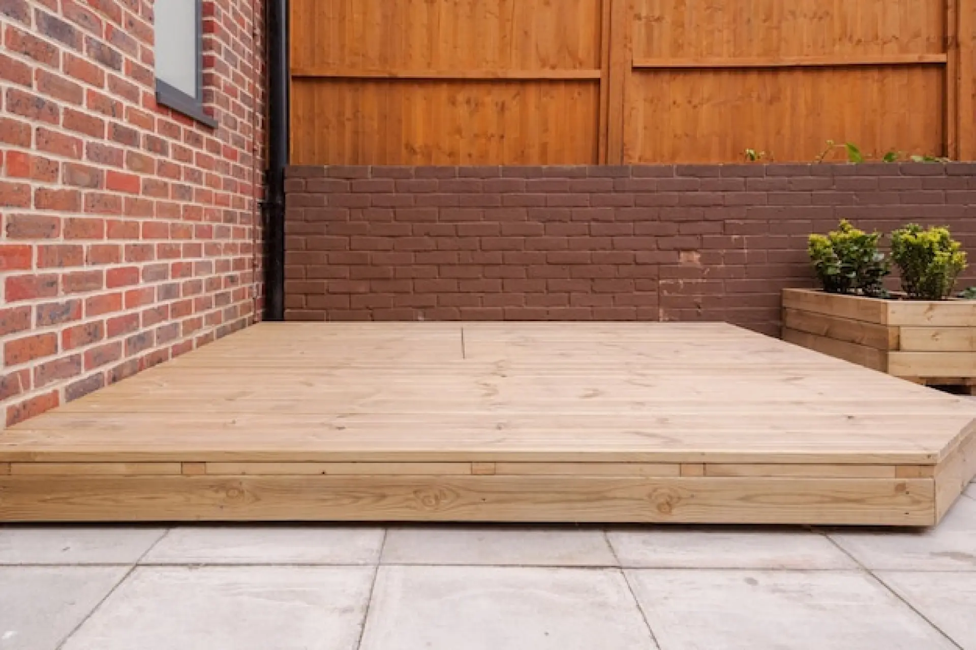 Common Decking Installation Mistakes and How to Avoid Them Image
