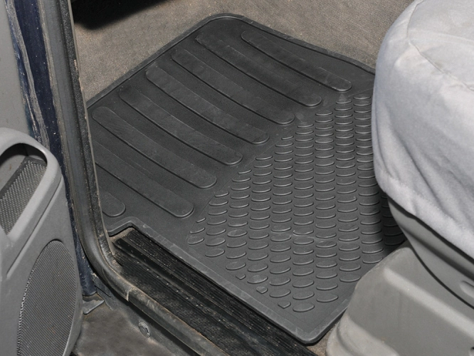 Land Rover Discovery 2 RHD Rubber Mat Set DA4424