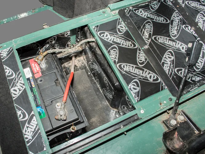 Land Rover Defender 1983-2006 Seat Box Dynamat Sound Deadening Kit DA8095