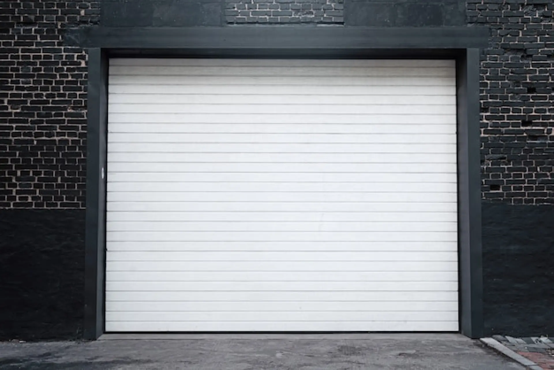 How Insulated Roller Garage Doors Can Improve Energy Efficiency