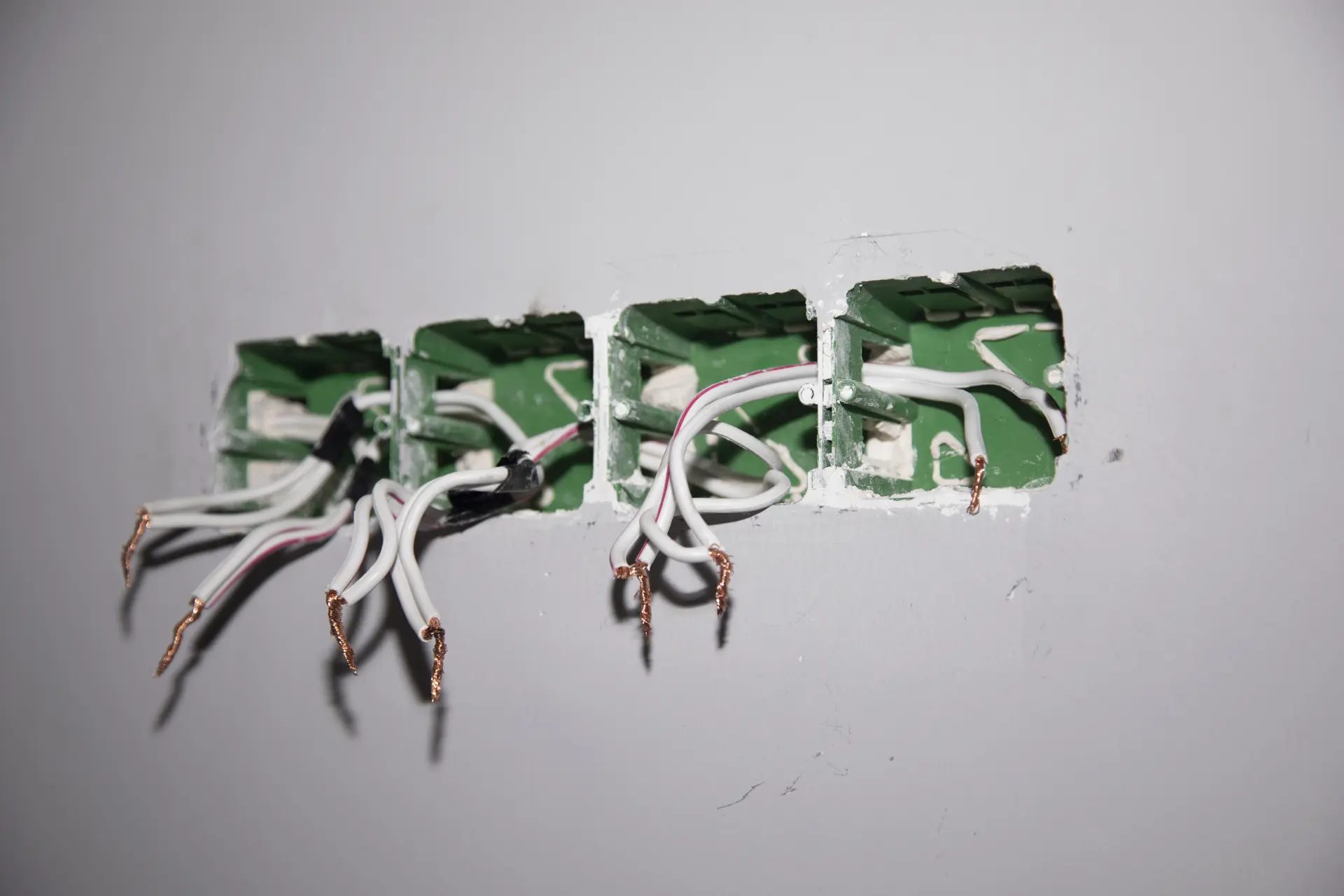 Common Electrical Problems in Commercial Buildings Common Electrical Problems in Commercial Buildings
