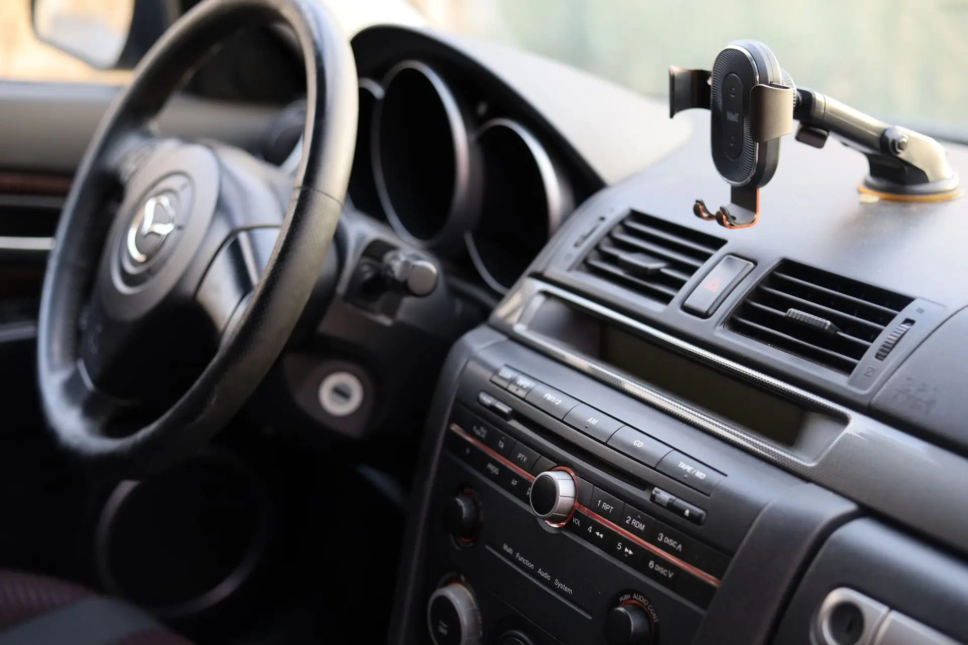 How Dual Controls Work in an Automatic Car How Dual Controls Work in an Automatic Car Image