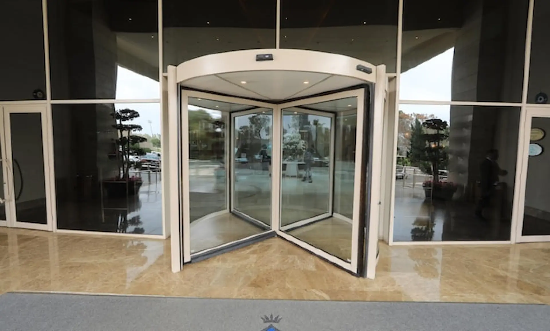 Importance of Automatic Doors for Disabled Access