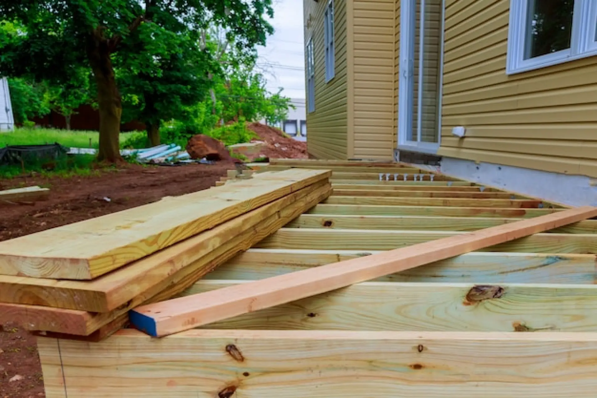 Wood vs Composite Decking