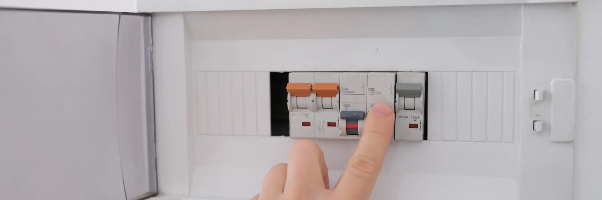Signs Your Fusebox May Need Replacing Signs Your Fusebox May Need Replacing