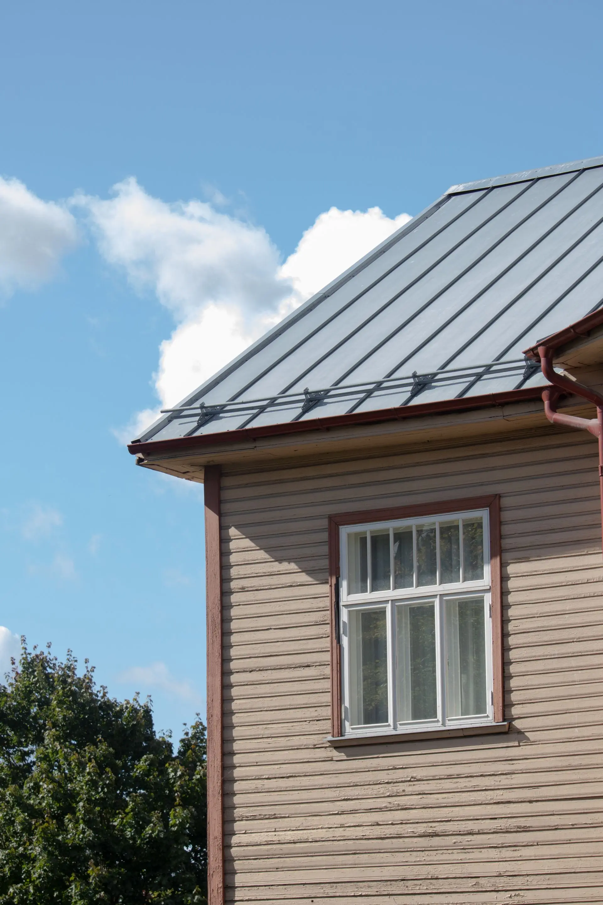 Extending The Roof's Lifespan - Regular Metal Roof Inspections Can Save You Money