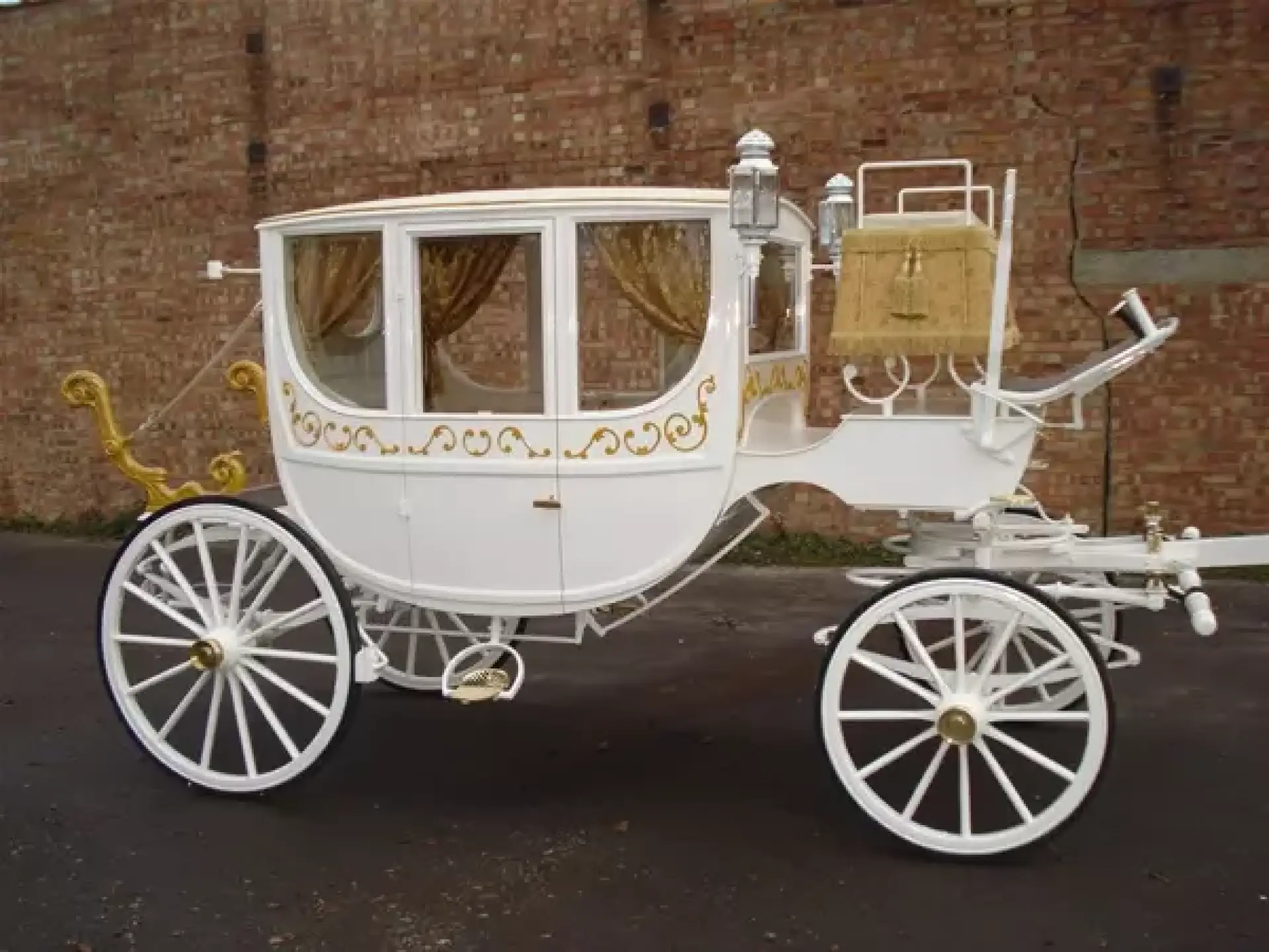 Contact Us For Horse Drawn Carriage Hire in Essex and London