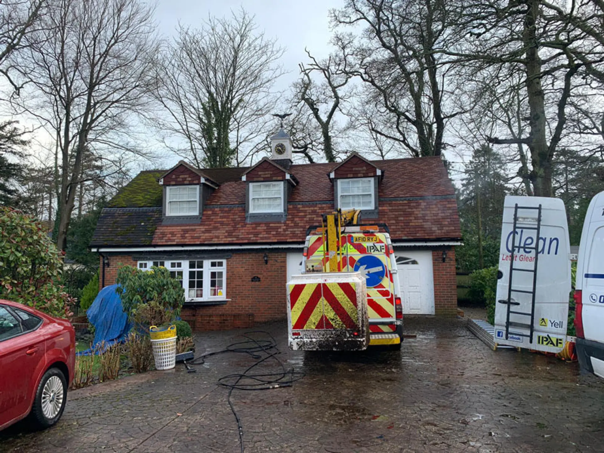 What to Expect From a Professional Roof Cleaning Service