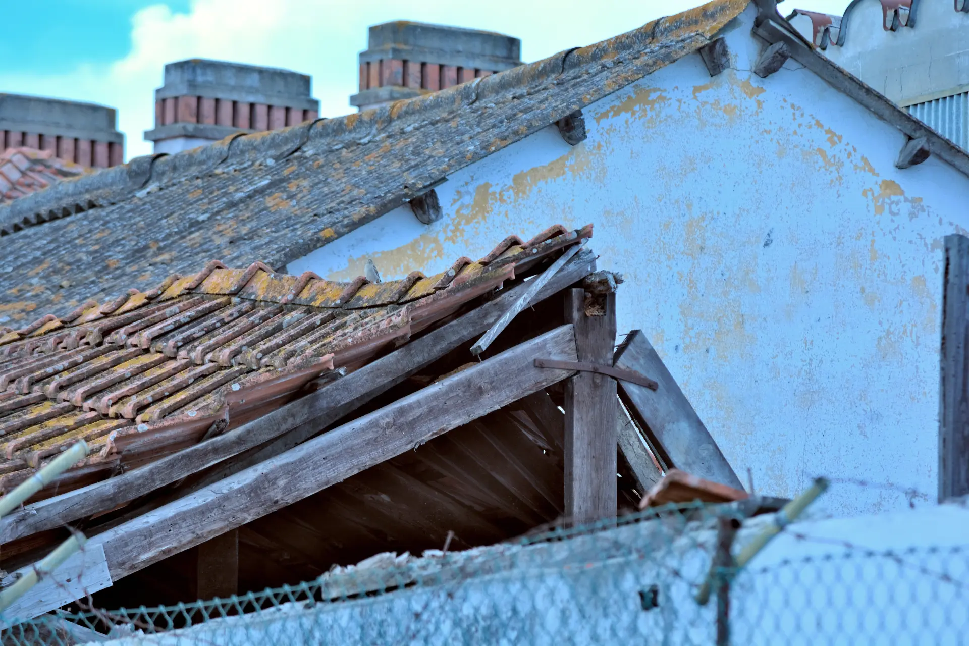How are Roof Leaks Commonly Repaired How are Roof Leaks Commonly Repaired