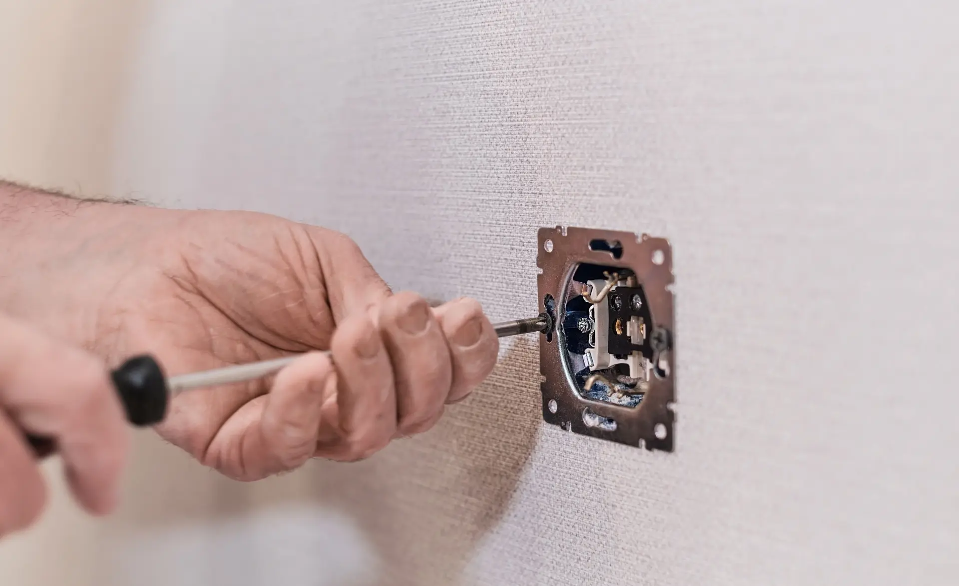 Electricians in Exeter | Residential & Commercial Electrical Contractors