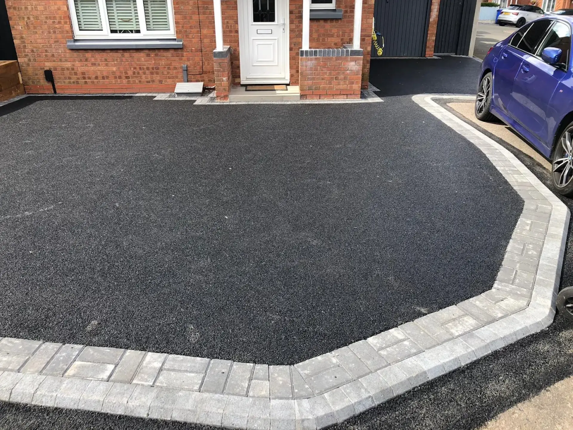 Signs Your Tarmac Driveway Needs Repairing
