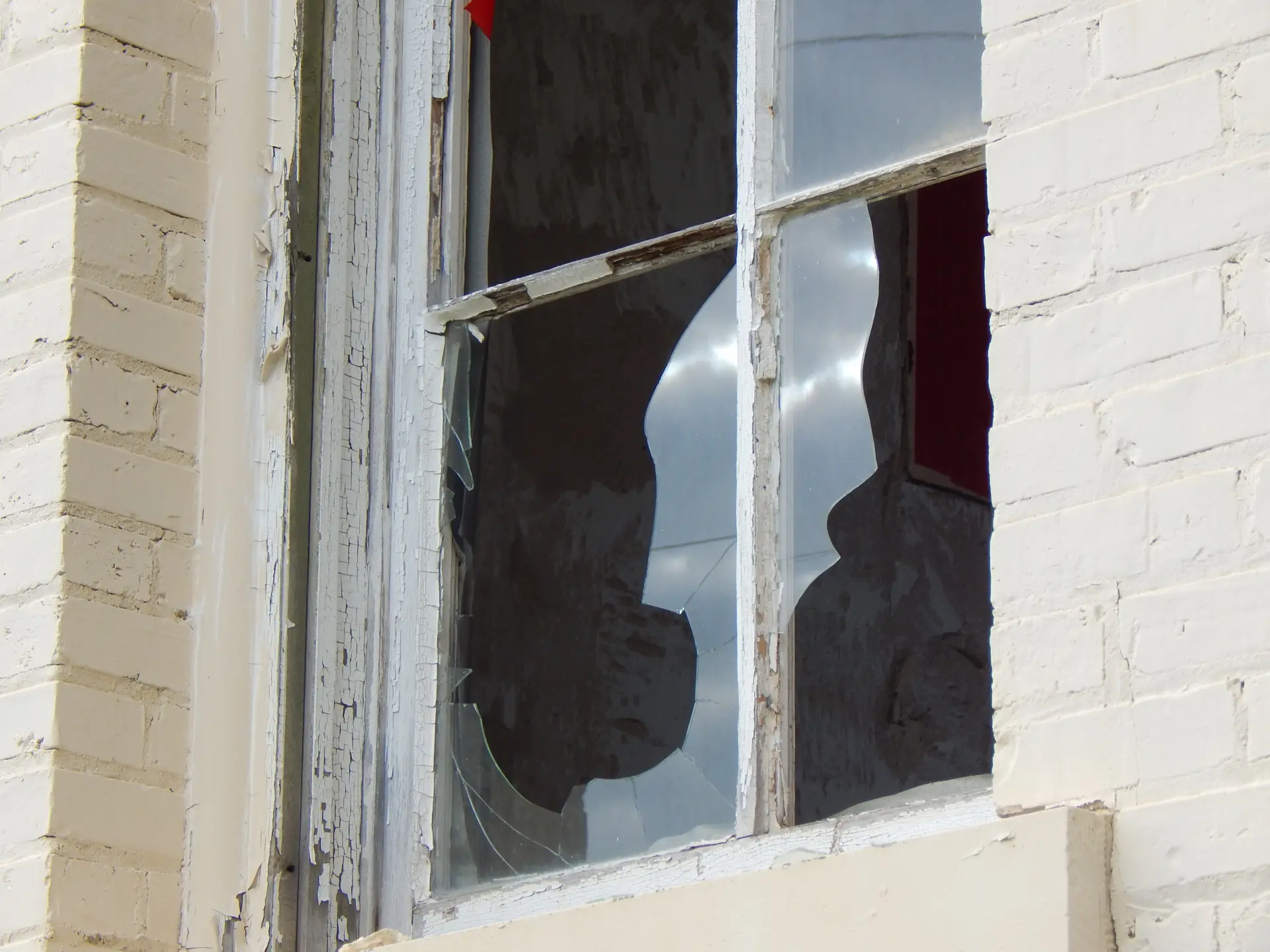 Cracked or Broken - When Should You Board Up a Window