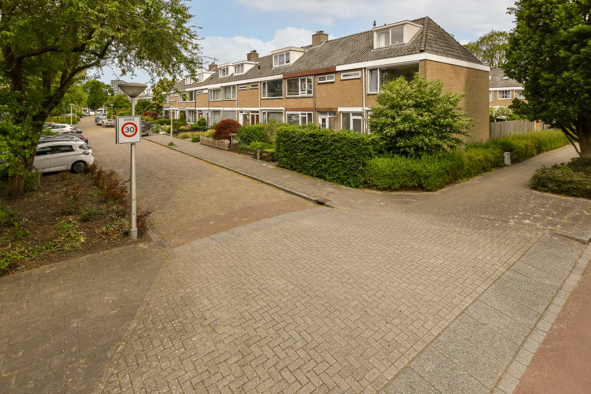 How Much Does a New Driveway Cost in the UK Image