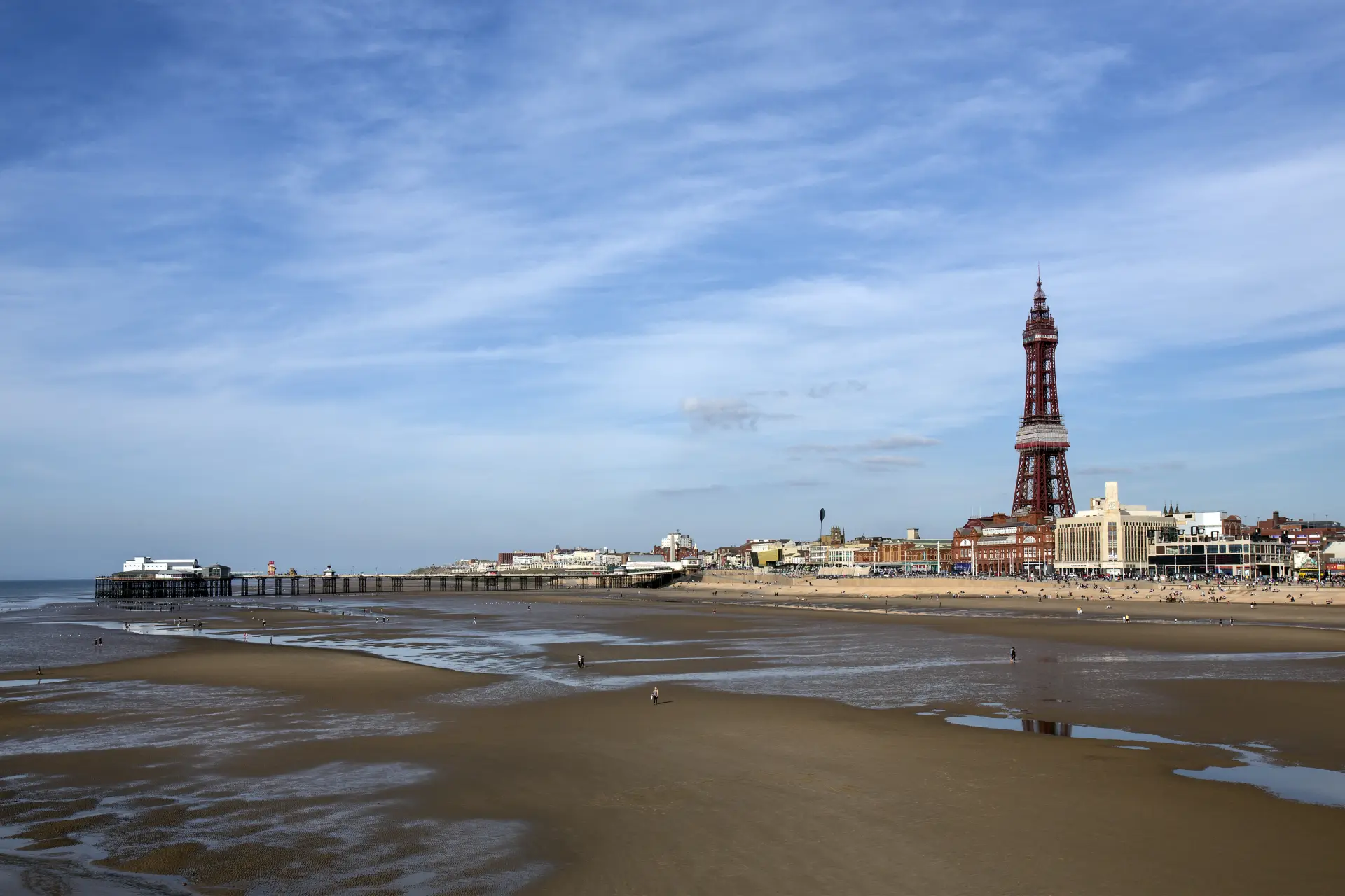 North Pier and the Promenade - Walking the Length of Blackpool Seafront