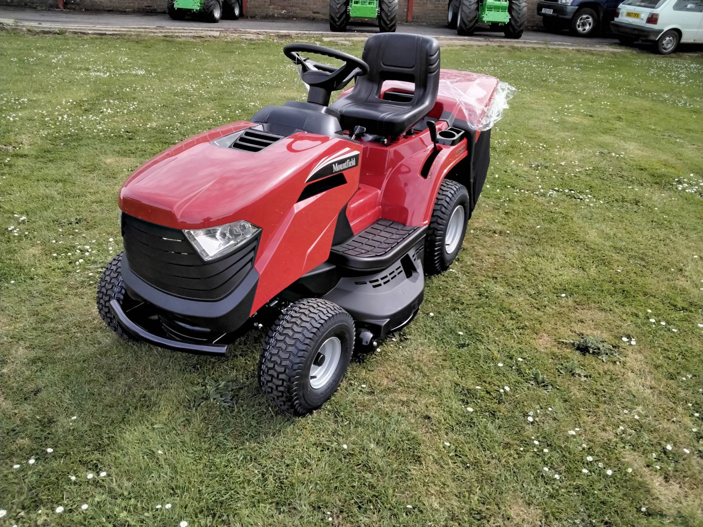 Mountfield 1538h best sale ride on mower