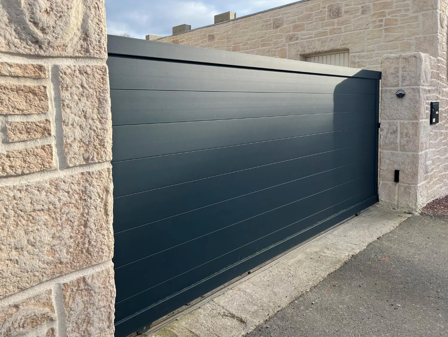 Electric Gates in Brondesbury for domestic and commercial entrances