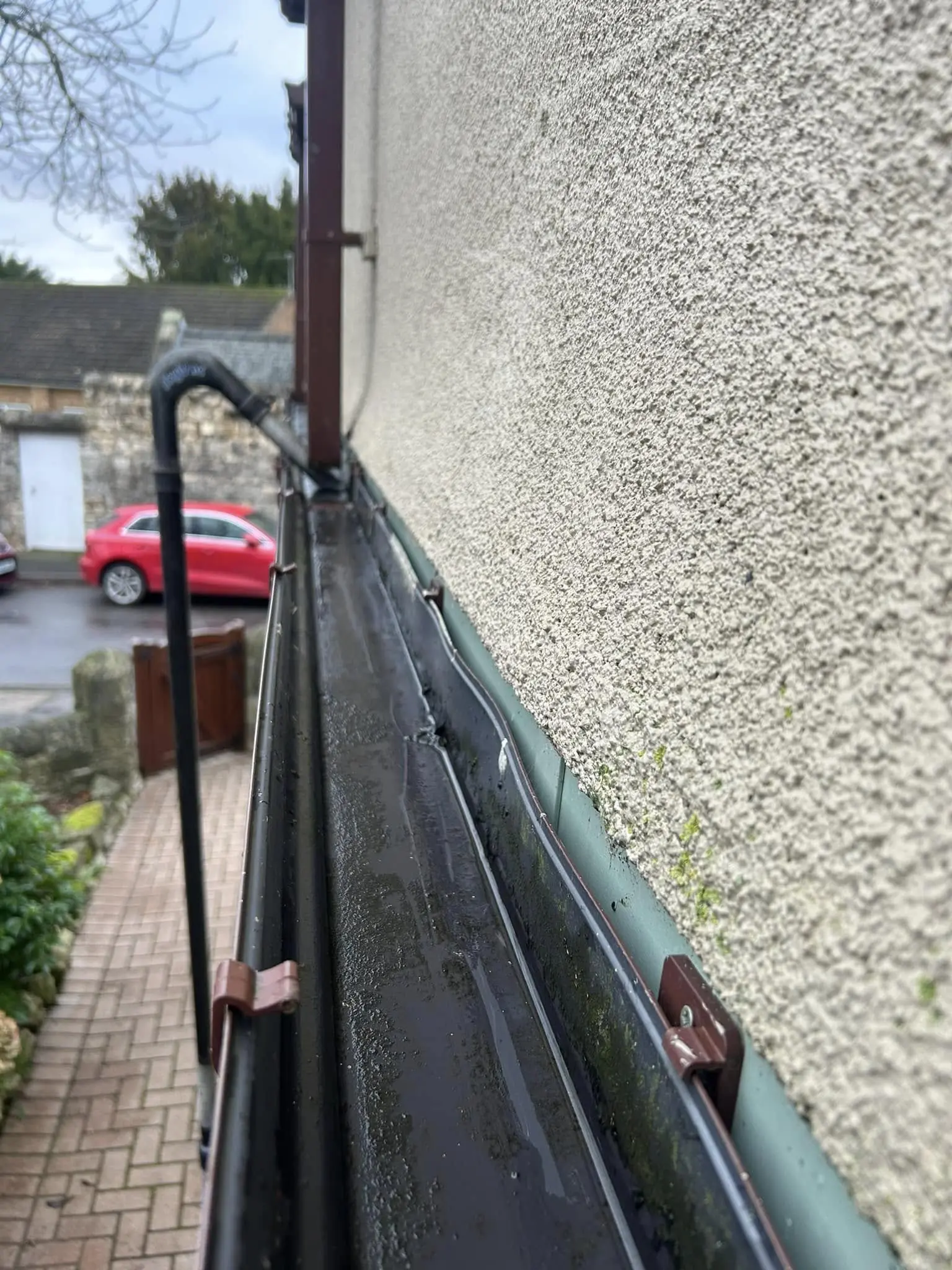 Signs Your Commercial Gutters Need Cleaning Doncaster