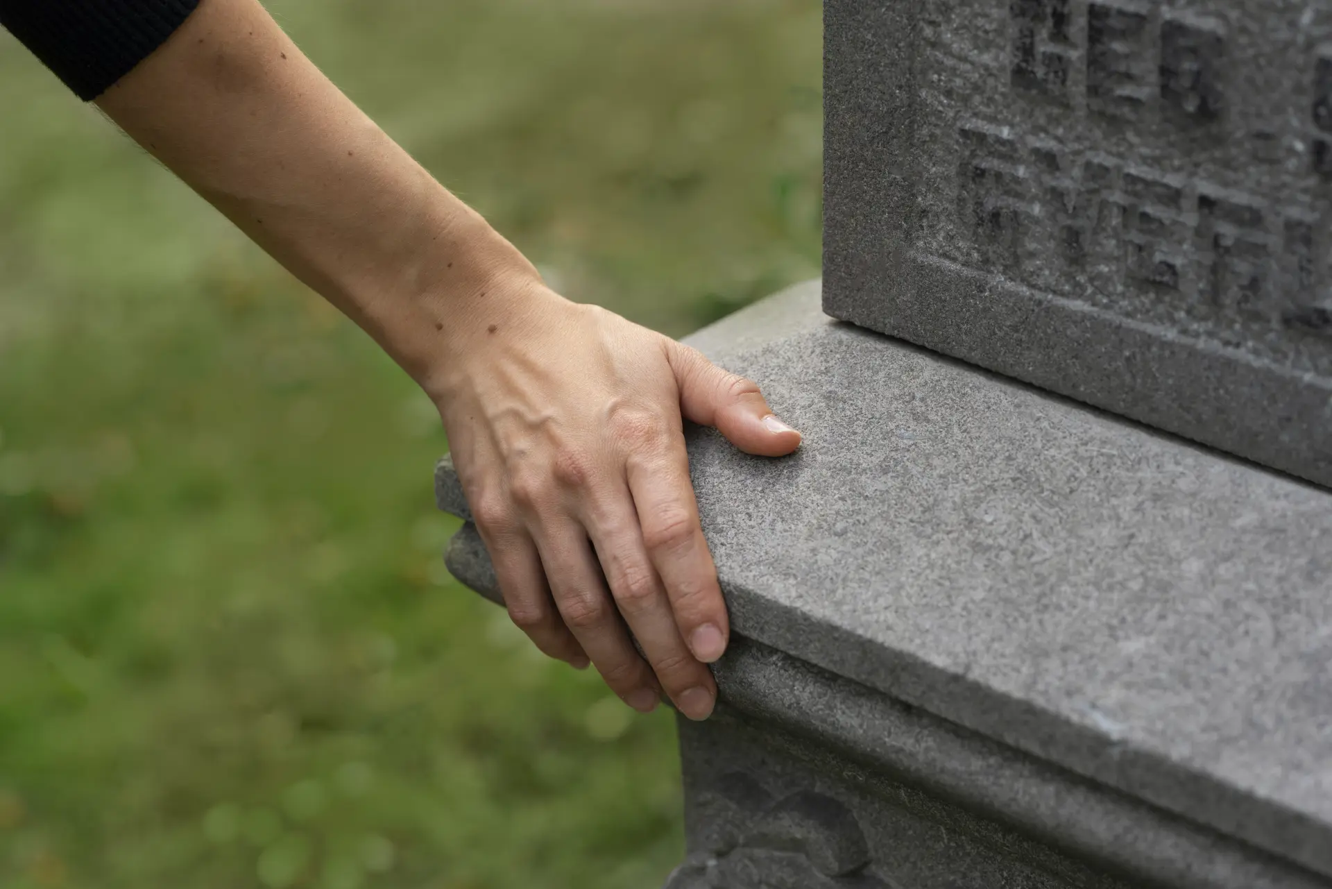 How to Create a Memorial for a Loved One How to Create a Memorial for a Loved One