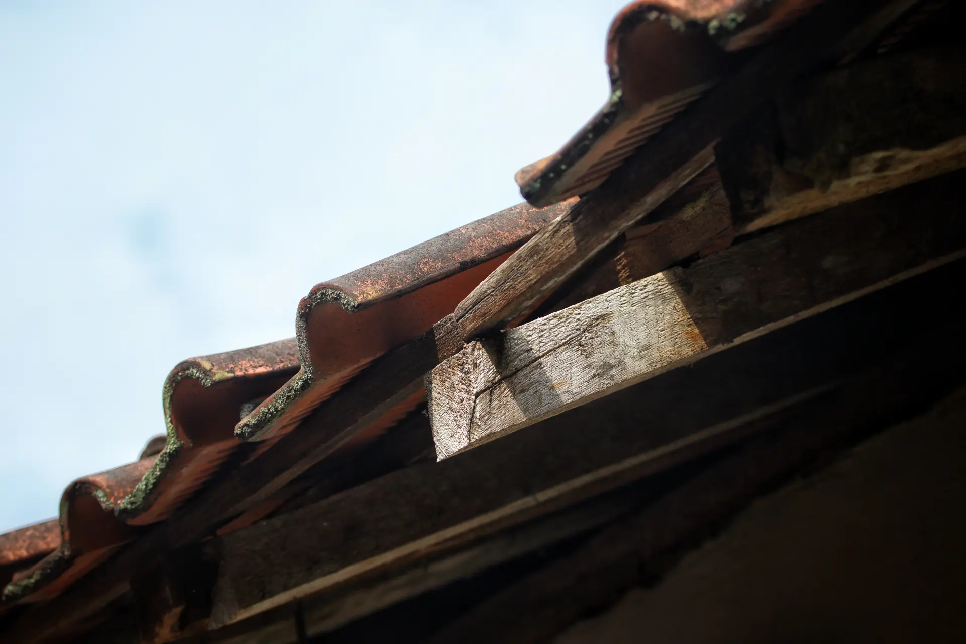 How to Tell If Your Roof Needs Fixing How to Tell If Your Roof Needs Fixing