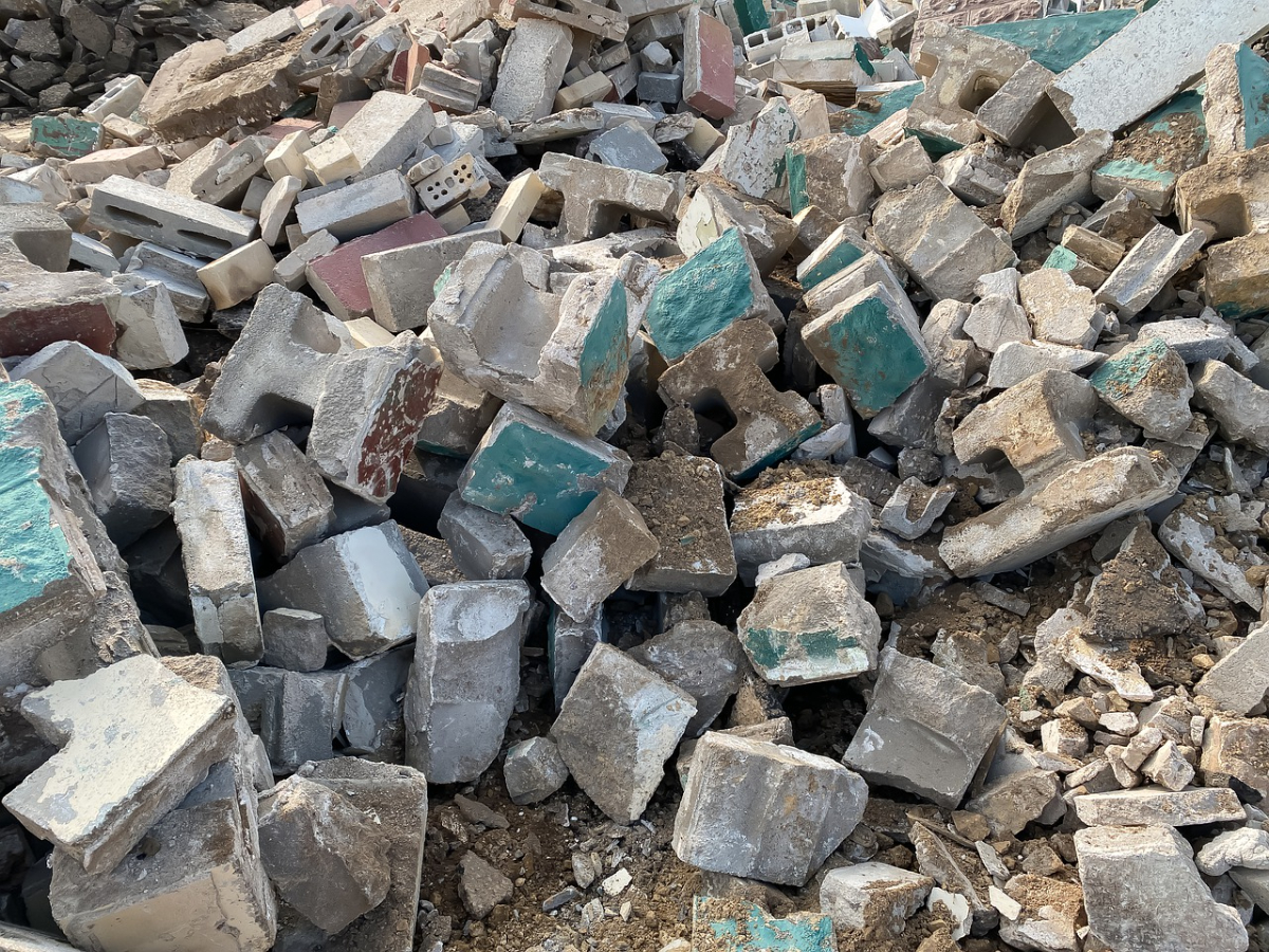 Disposing of Hardcore Waste the Right Way Image