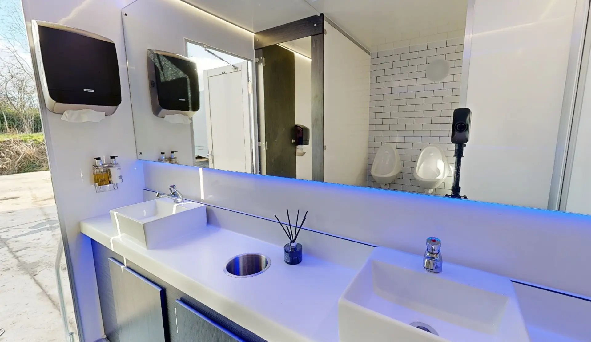 Luxury Toilet Units