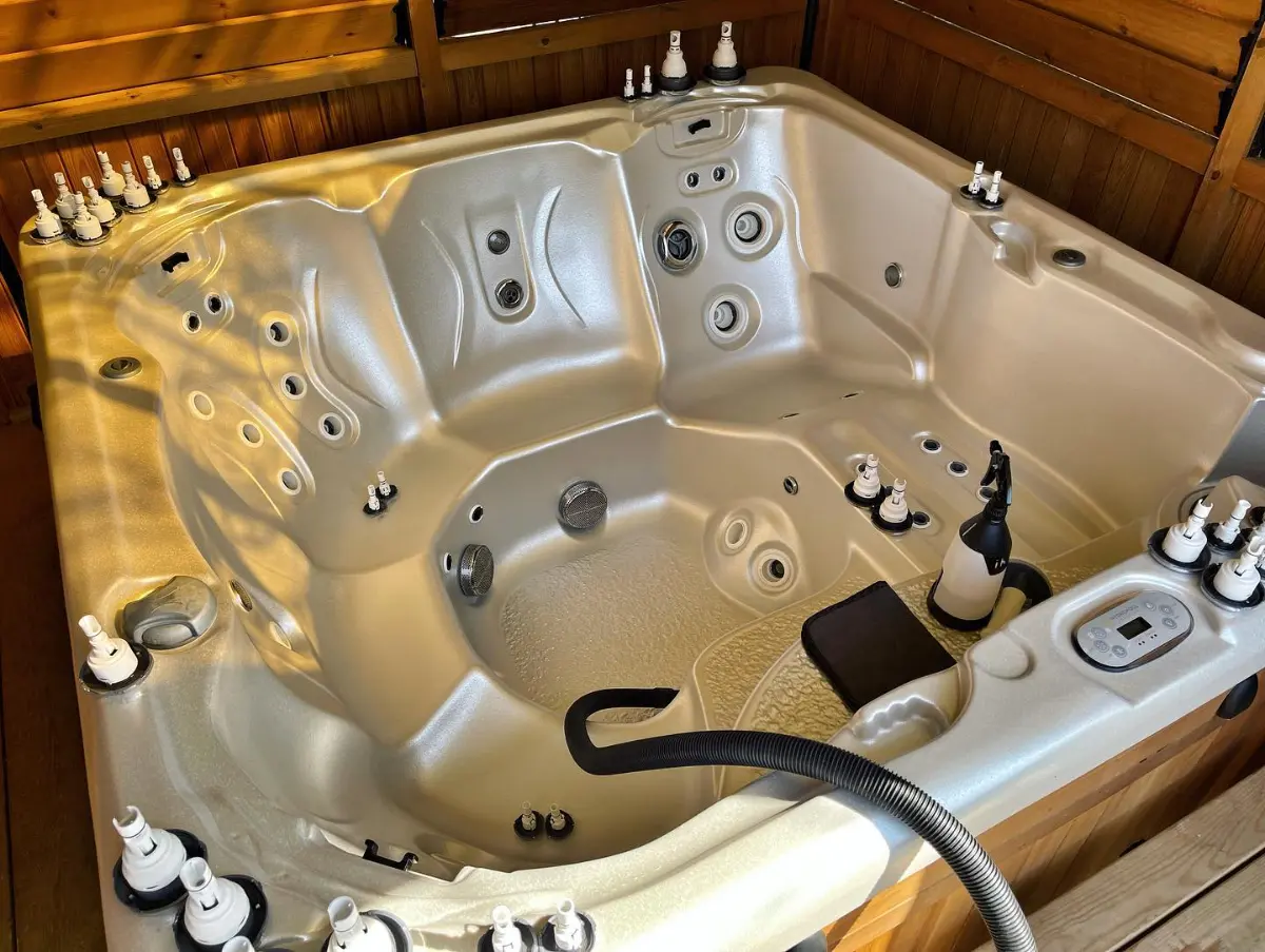 Hot tub maintenance in Cranbrook