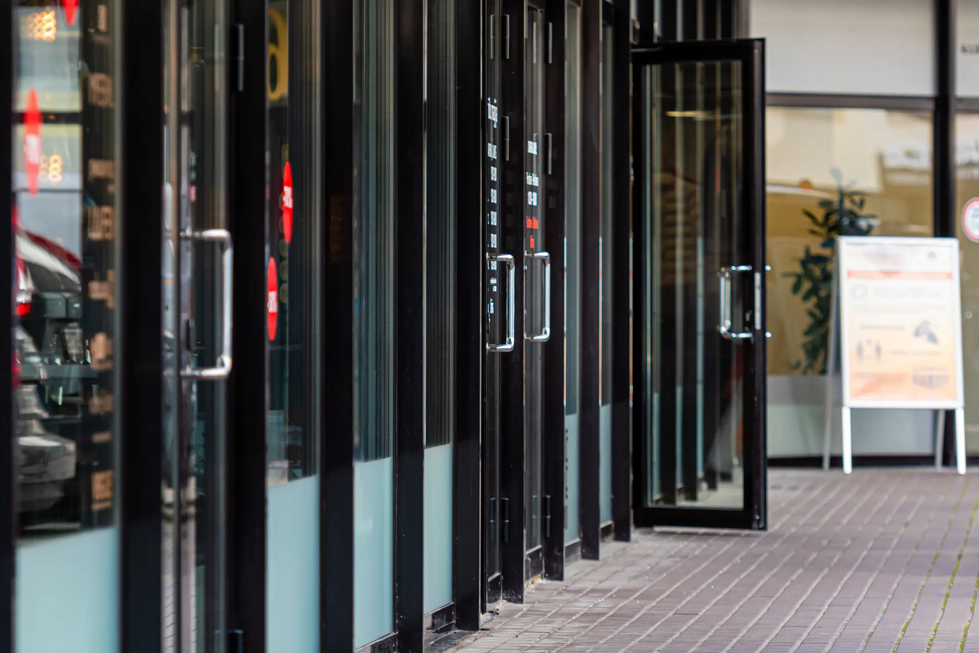 How Automated Doors Can Improve Customer Experience How Automated Doors Can Improve Customer Experience
