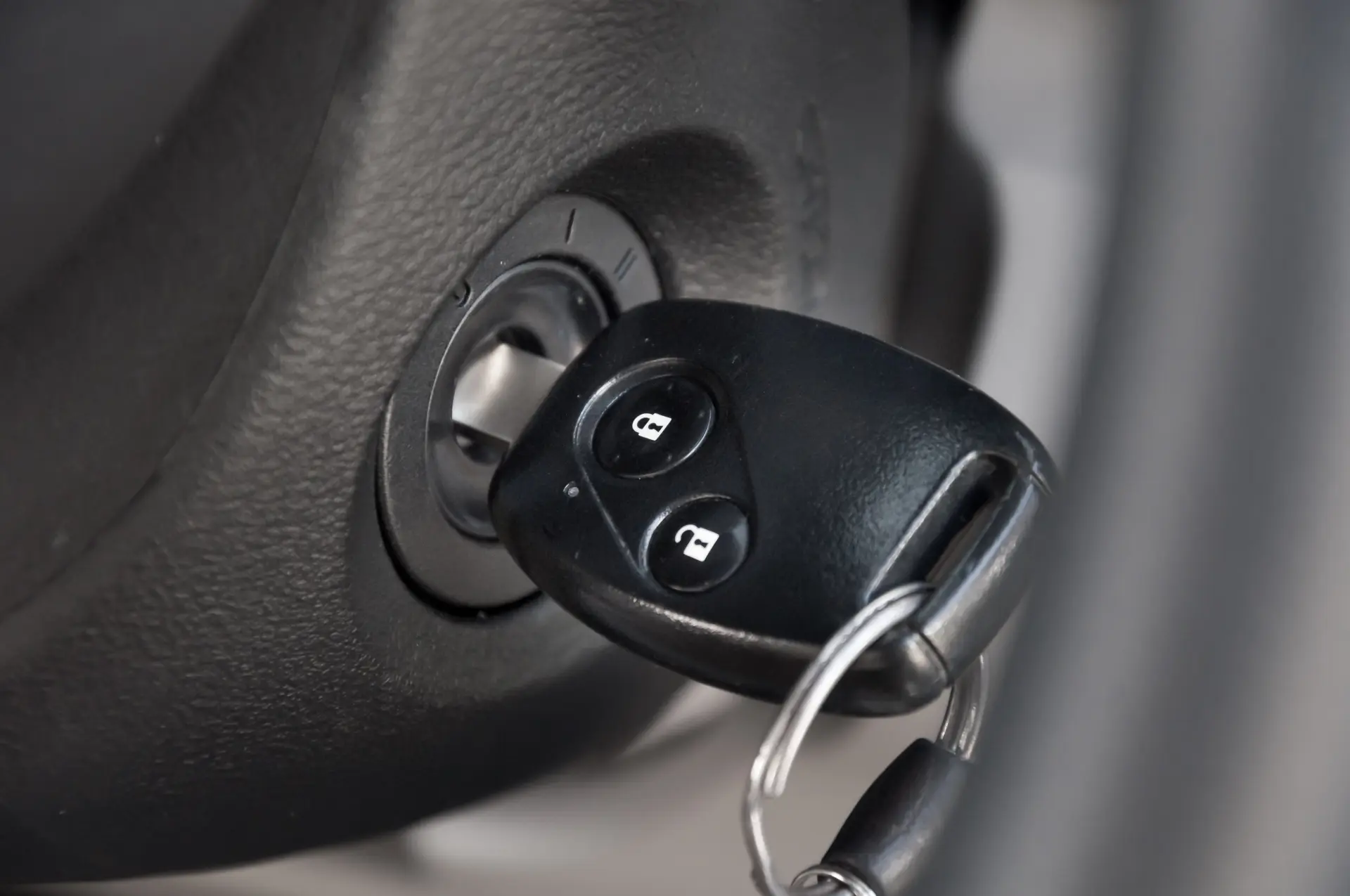 When Do You Need Car Door Lock Replacement