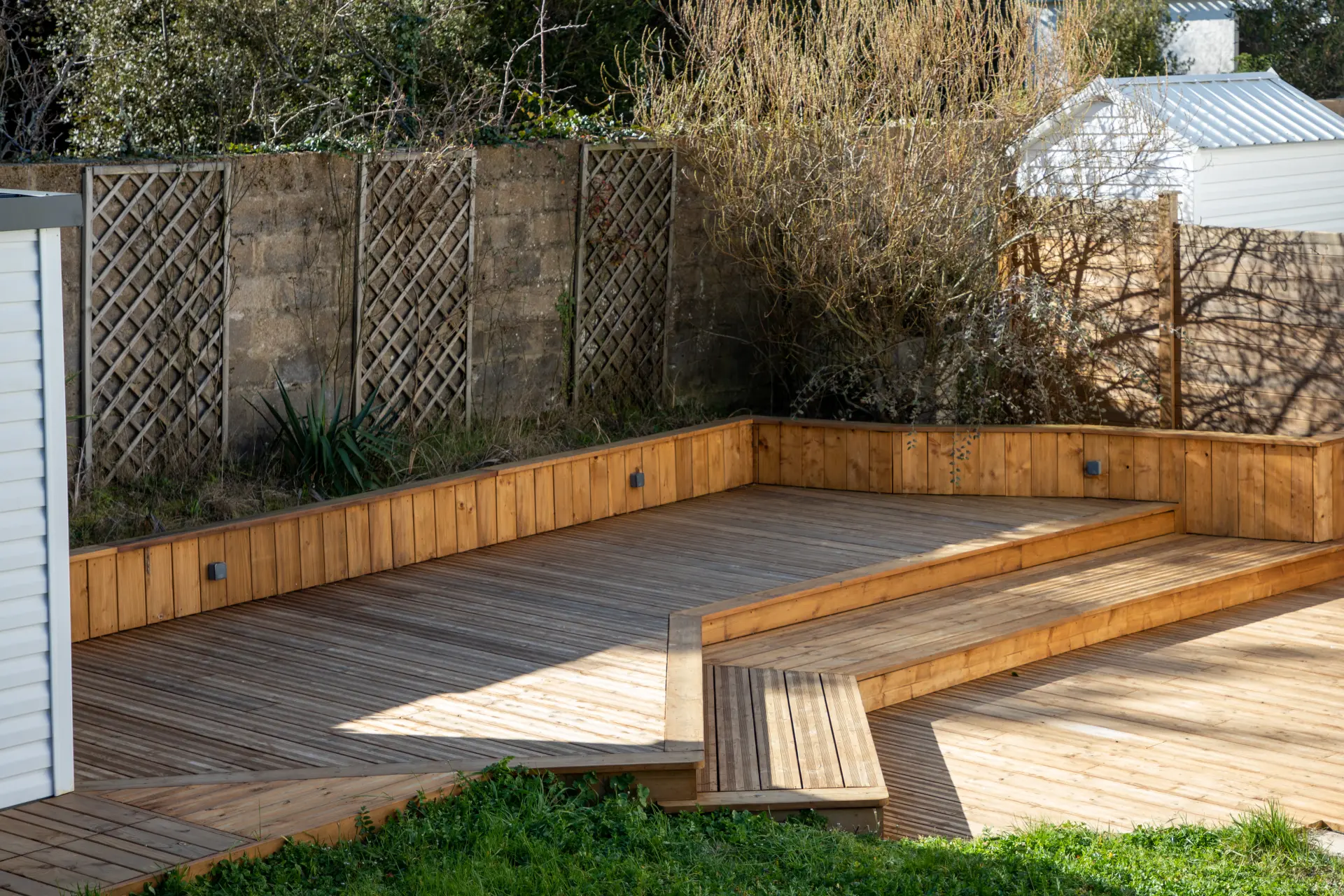 Garden Decking Mistakes to Avoid Garden Decking Mistakes to Avoid