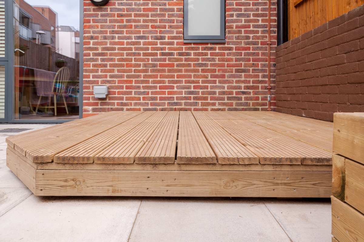 The Benefits of Adding Decking to Your Garden