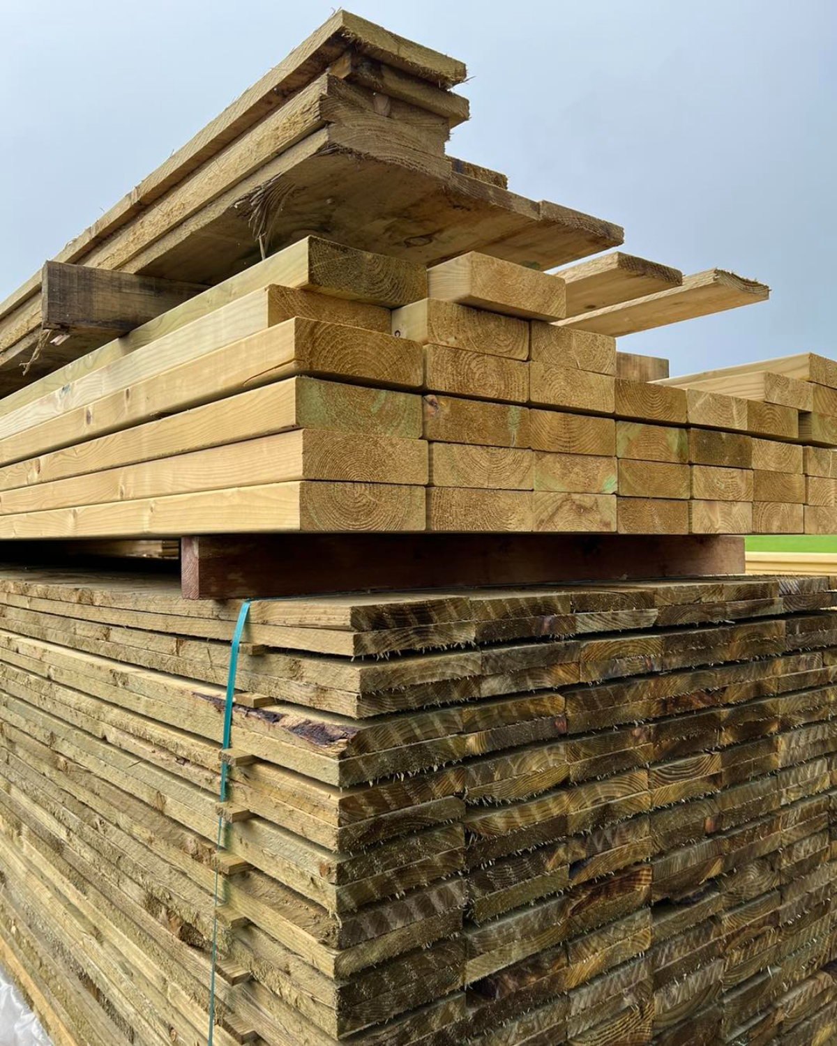 Top Fencing Materials for UK Gardens Image