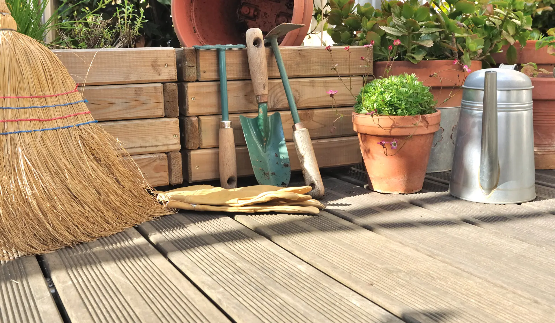 How to Plan the Perfect Garden Decking Area