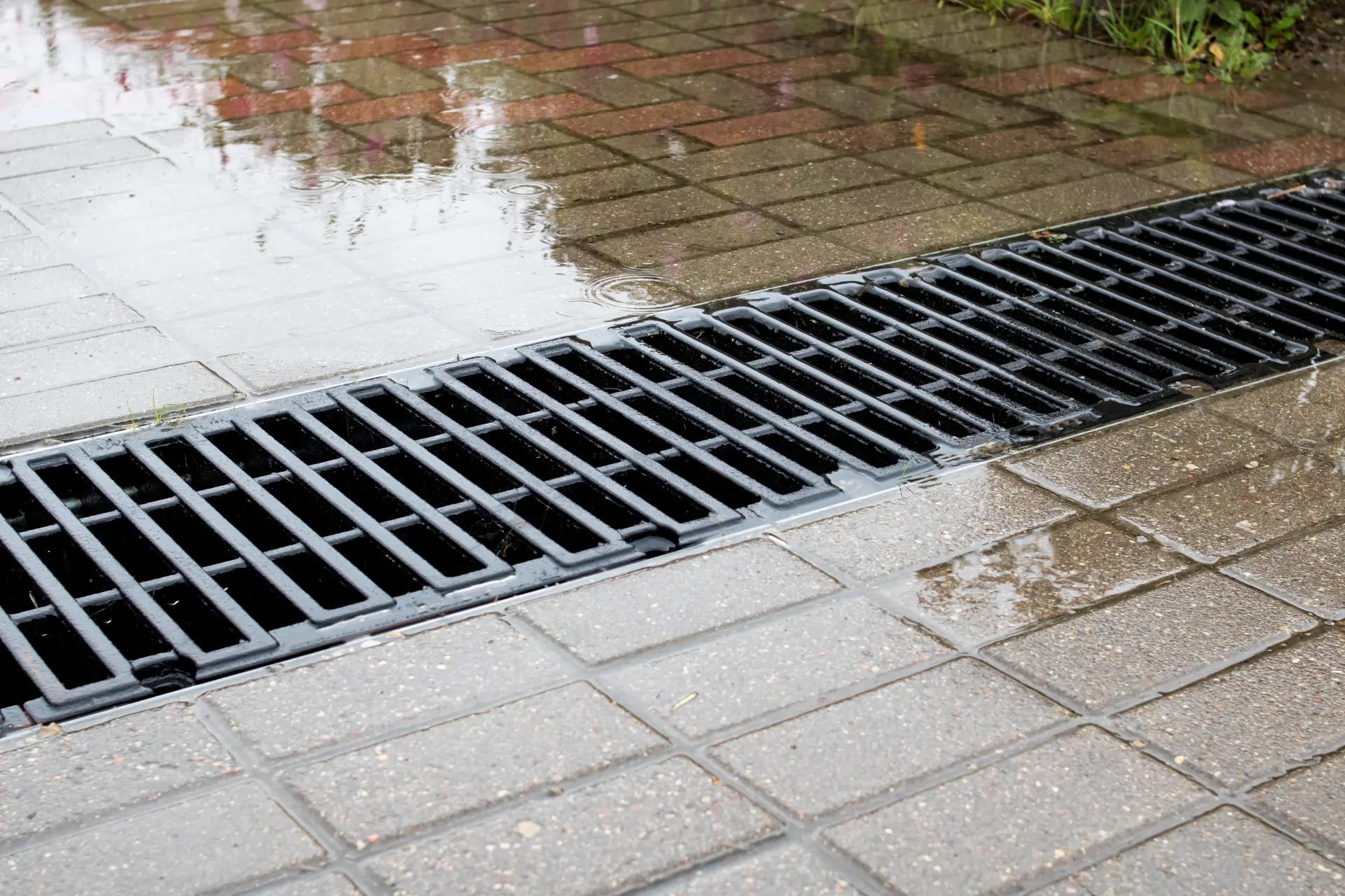 Bad Smells - Drainage Problems in Commercial Buildings