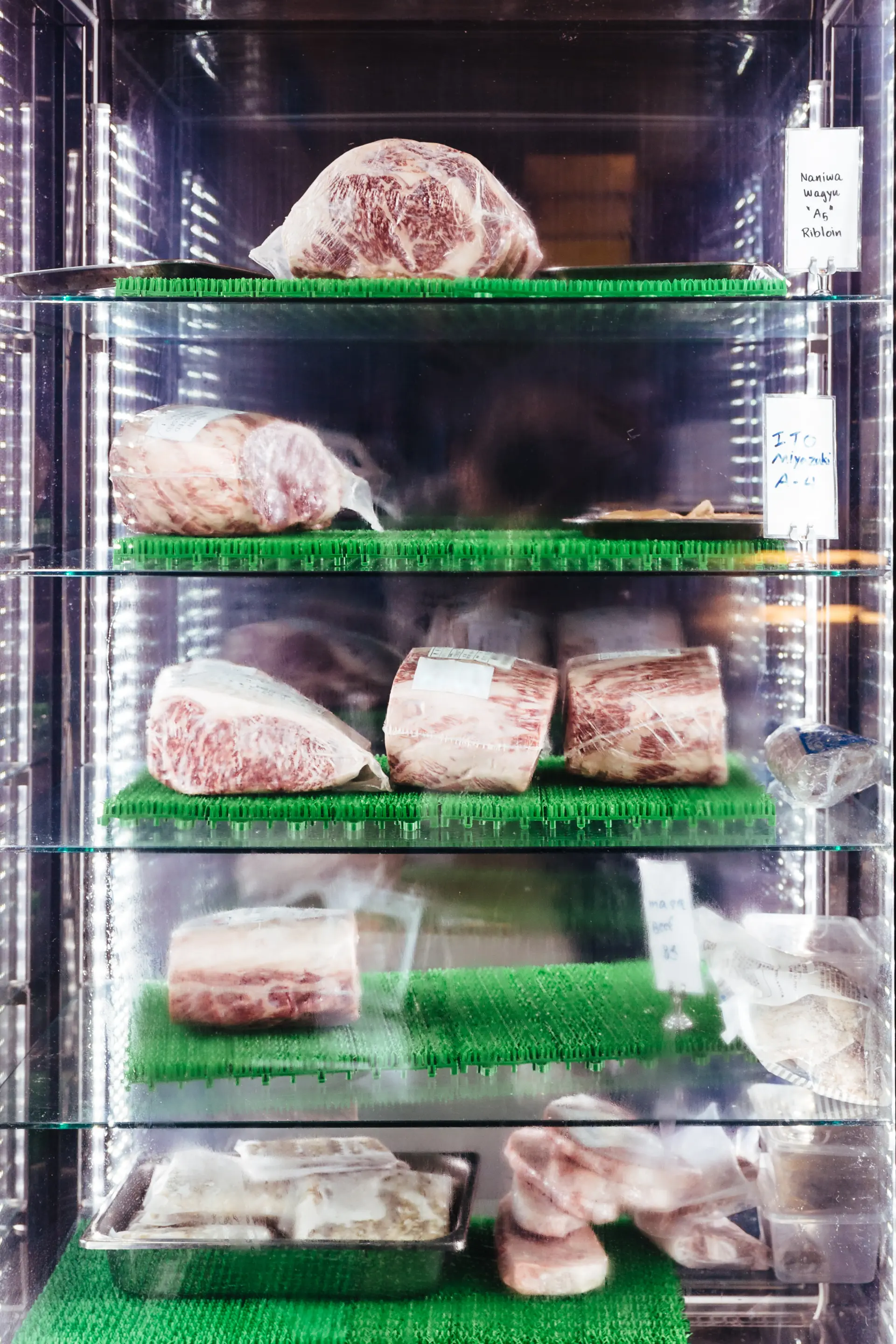 Shops and Supermarkets - Who Needs a Refrigerated Trailer?