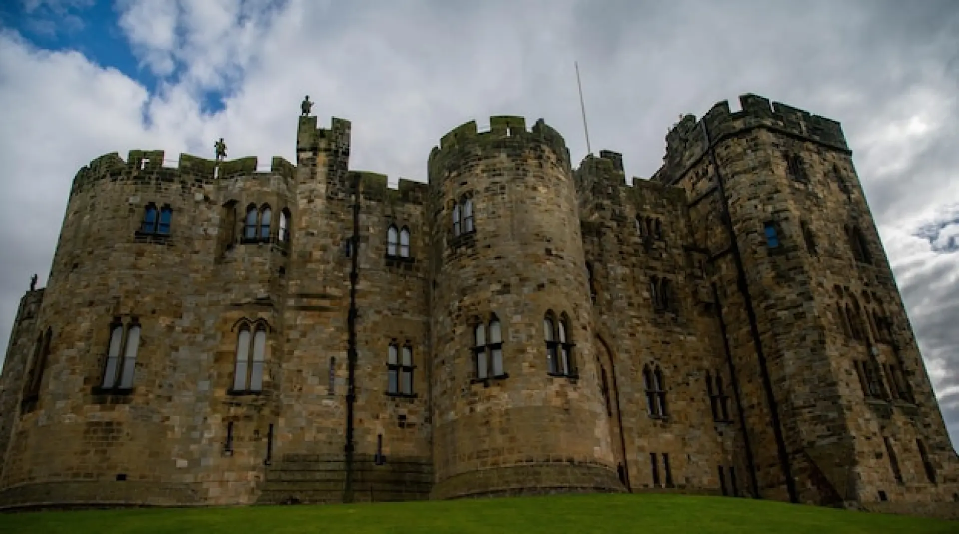 Ballindalloch Castle - Top Castles in Cairngorms National Park