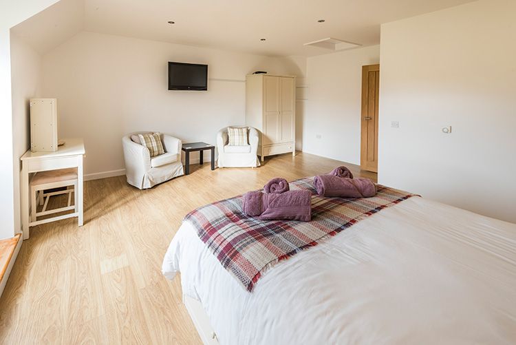 Hotels vs. Cottages and Apartments
