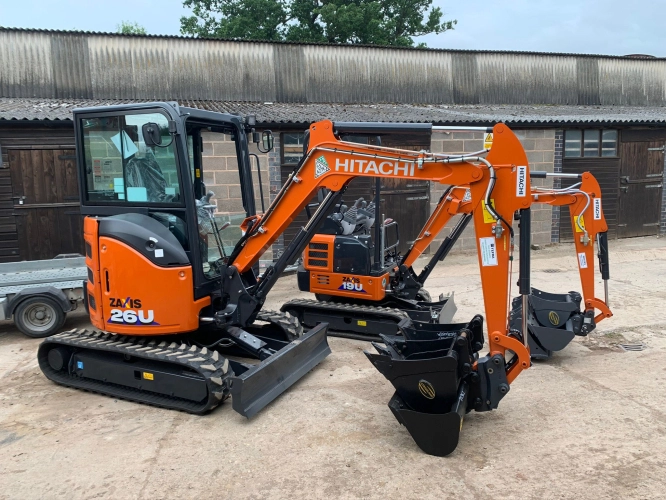 Mini Digger (image 4 of 6)