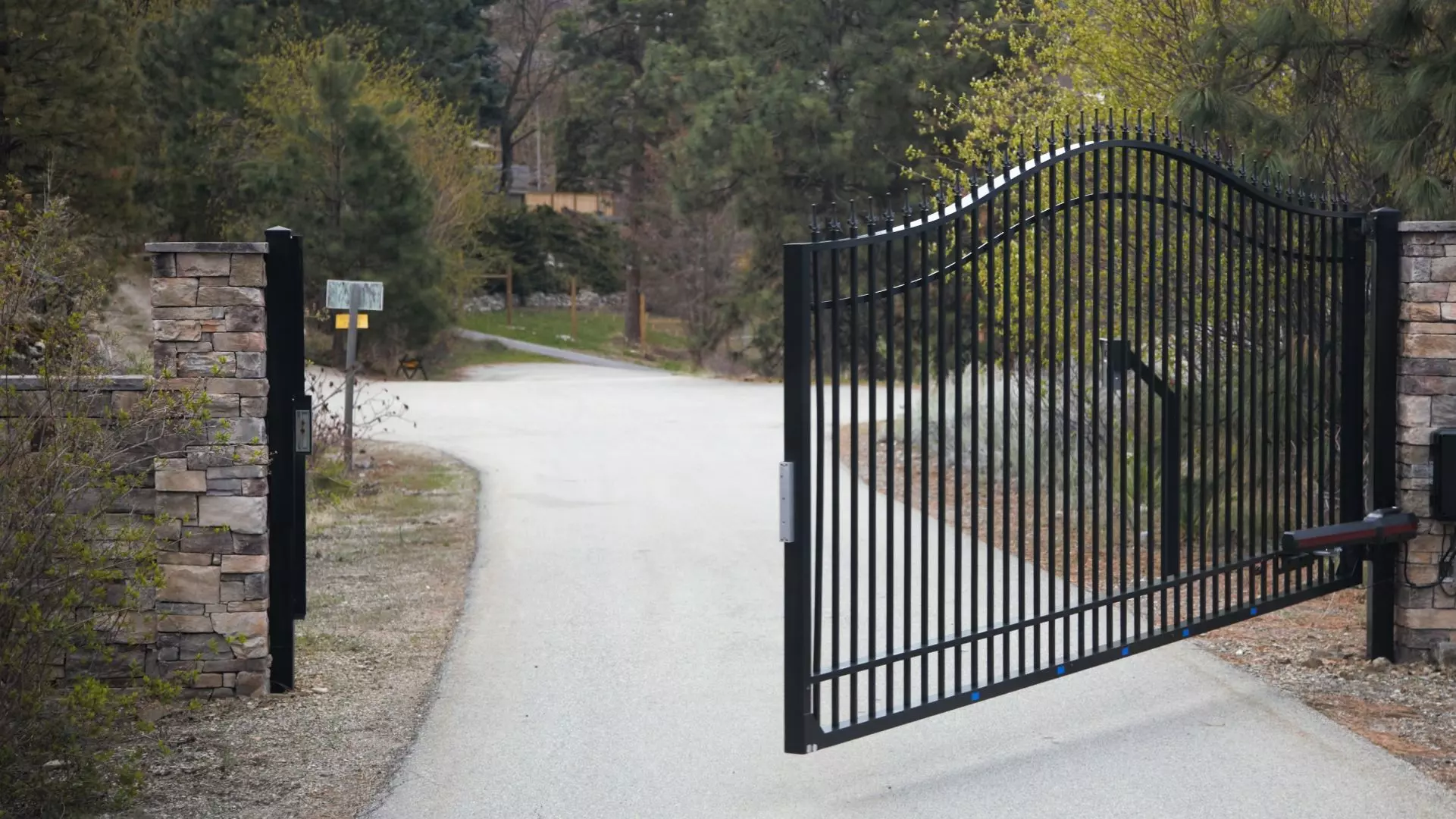 The Benefits Of Automated Gates For Homes and Businesses