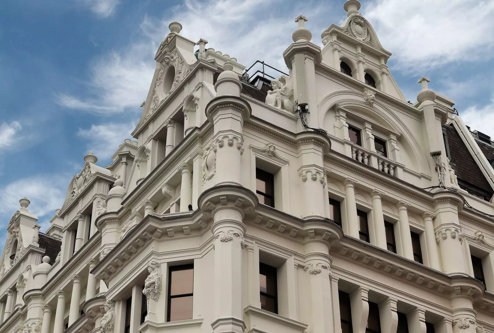 Mistakes to Avoid During Listed Building Renovations