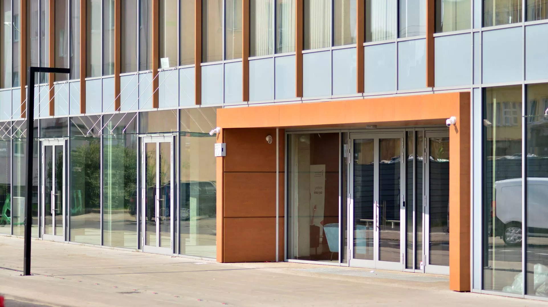 Commercial Automatic Door Repairs Bedworth And Warwickshire