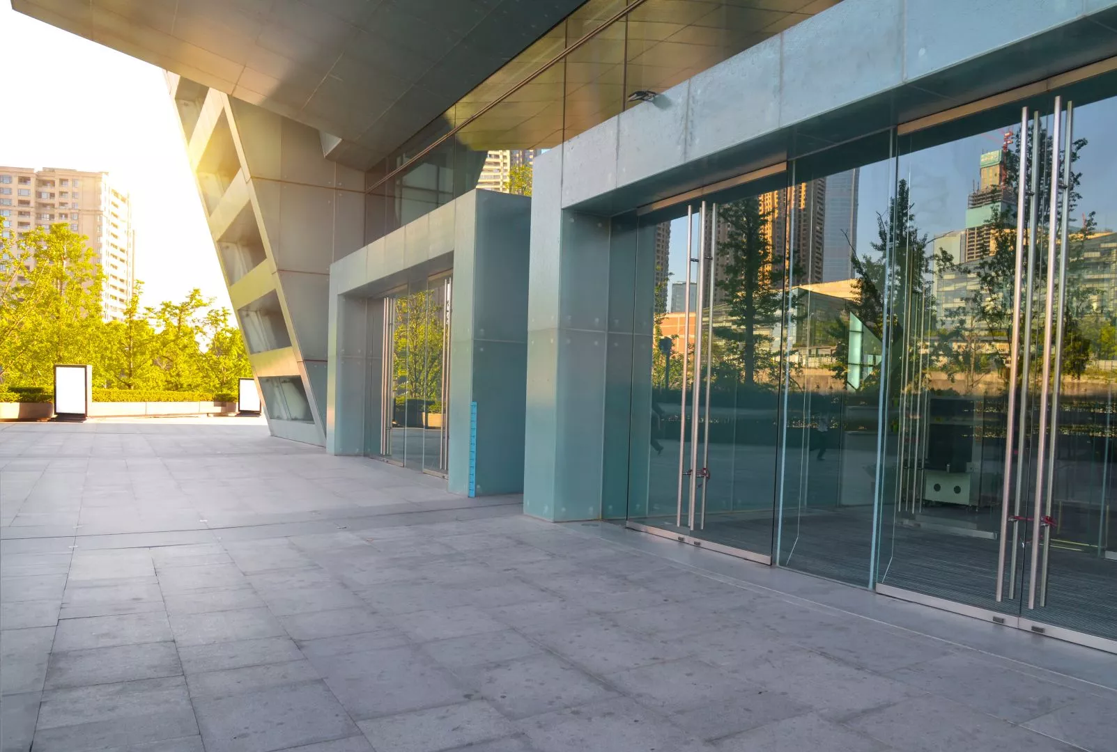 Automatic Door Repairs Bedworth and Warwickshire