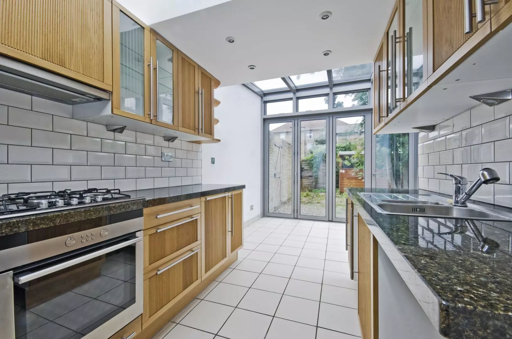 HOW MUCH DOES A PROFESSIONAL KITCHEN DESIGNER COST IN THE UK?