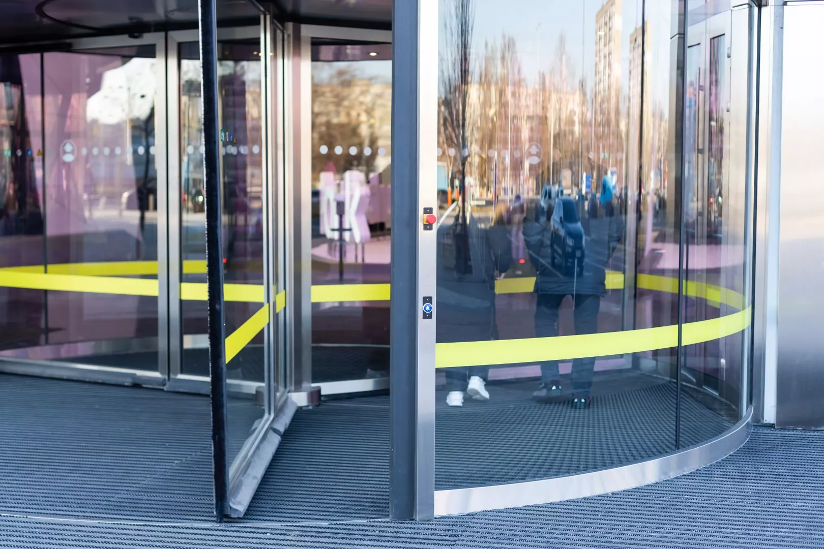 Automatic Shop Front Doors Installation Bedworth and Warwickshire