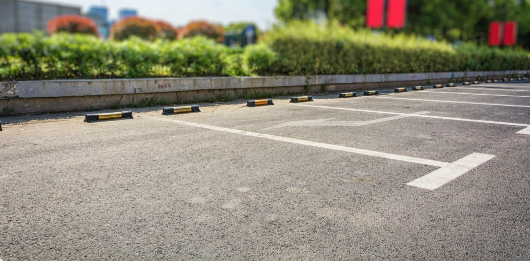 Jet Washing Vs Sweeper Cleaning For Car Parks: Which Is Better?