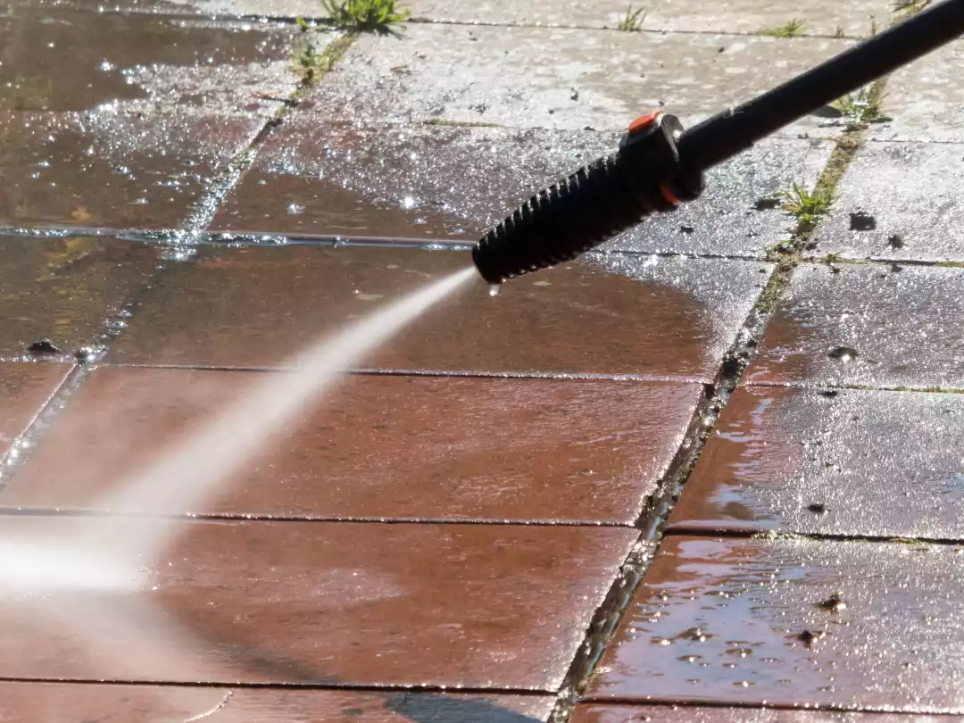 How To Find A Professional Driveway and Patio Cleaning Contractor Near You