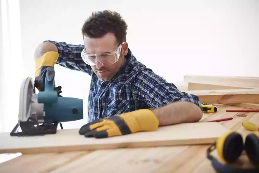 Top Reasons To Hire A Professional Carpenter