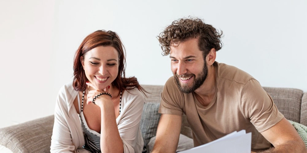 Joint Life Insurance vs. Single Policies: Which Is Right for Couples?