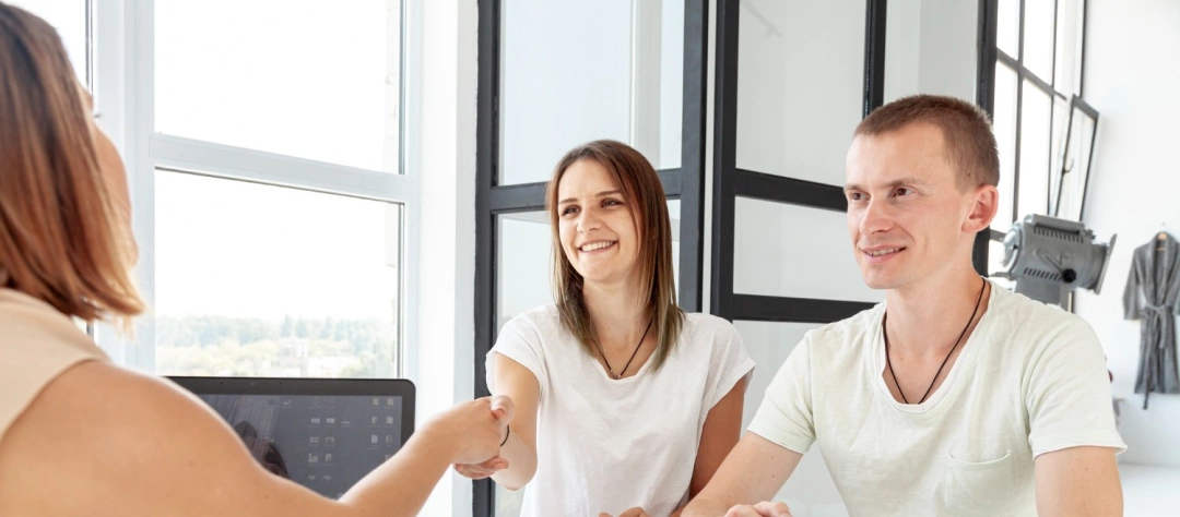 Mortgage Broker Vs Mortgage Adviser: What&rsquo;s The Difference In The UK?