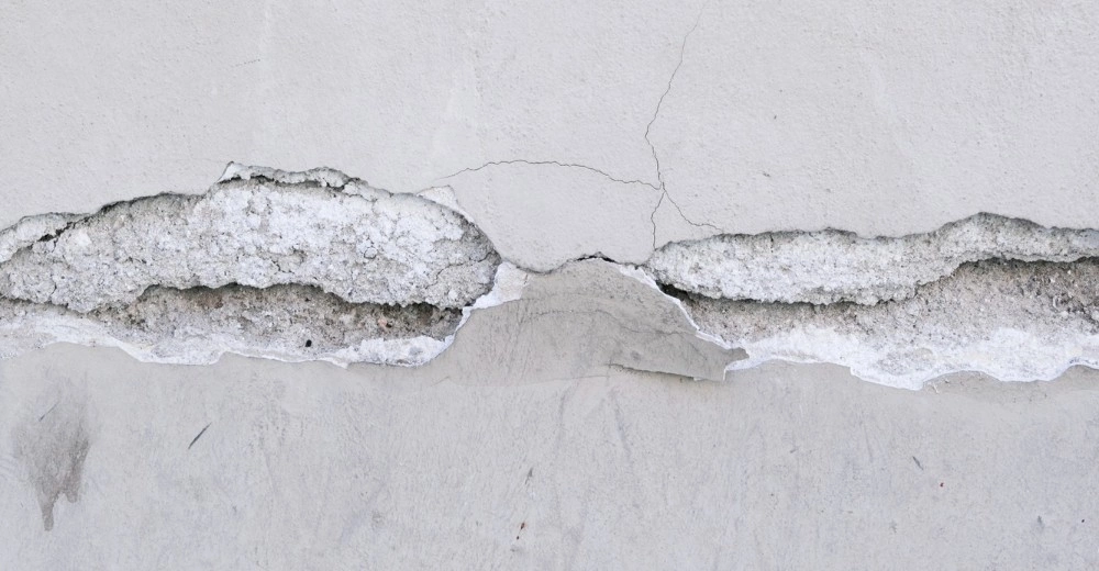 How To Tell If You Need A Plaster Repair Or Full Replastering
