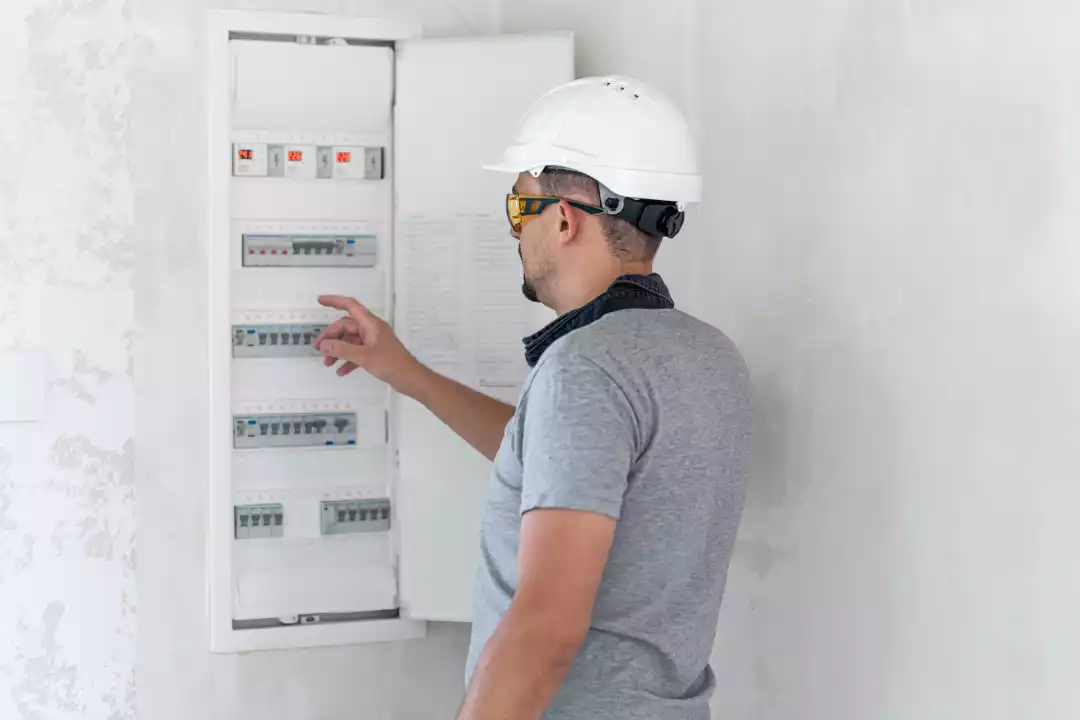 Mistakes To Avoid When Hiring Electrical Contractors